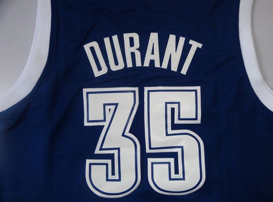 在进攻端展 在进攻端展